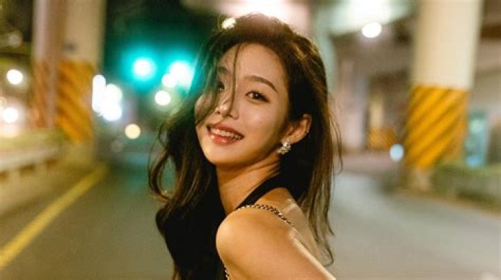 Unpacking the Mystery: What's the Real Story Behind Amy Flamy's Age?