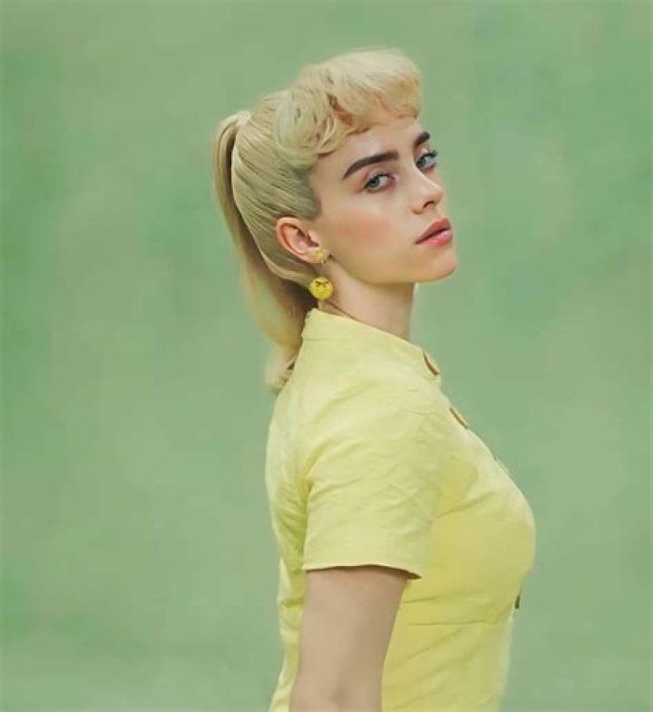 Discovering BILLIE EILISH Instagram: Her Unique Online Presence