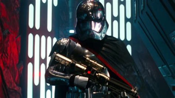 
Captain Phasma To Return In Star Wars: Episode 8
