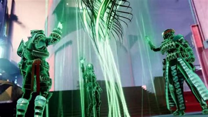 Destiny 2 Strand: The Best Builds for Hunters, Titans, and Warlocks