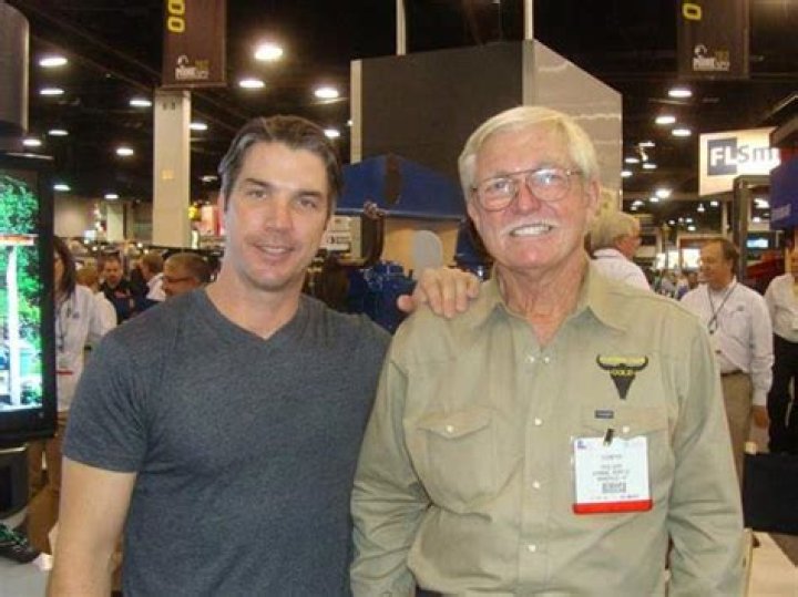 What's Up with Dustin Now? Exploring the Many Faces of "Dustin" (and Who "Hurt" Might Be!)