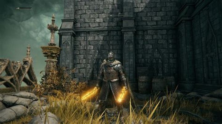 
Elden Ring Weapon Grease: How to Apply Coatings to Weapons