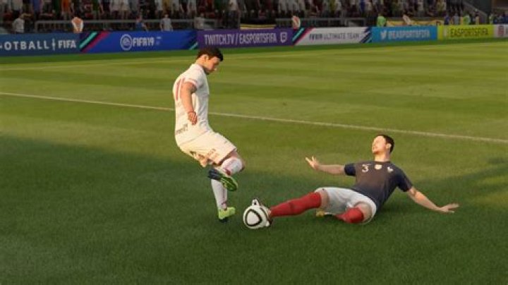 
FIFA 19 How to do Quick Slide Tackle