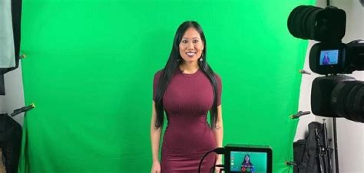 Discovering Helen Yee Age: What Fans Are Curious About in 2024