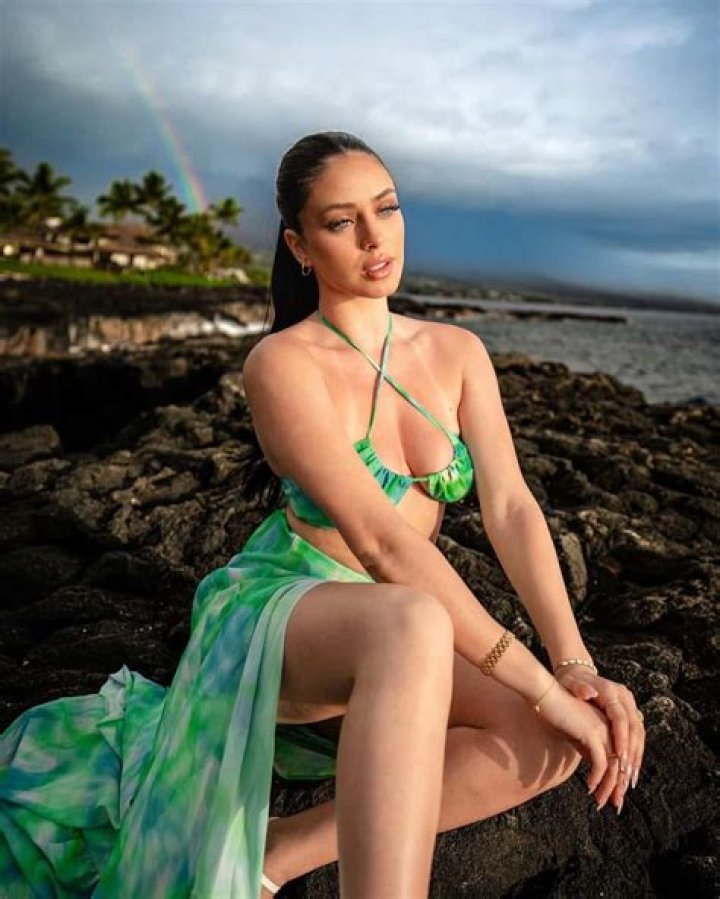 How Much Does Camilla Araujo Make Off of OnlyFans? Unpacking Her Digital Earnings