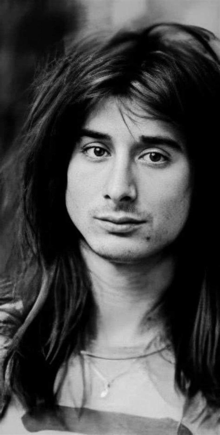 How Old is Steve Perry: Discovering the Iconic Voice of Journey's Age