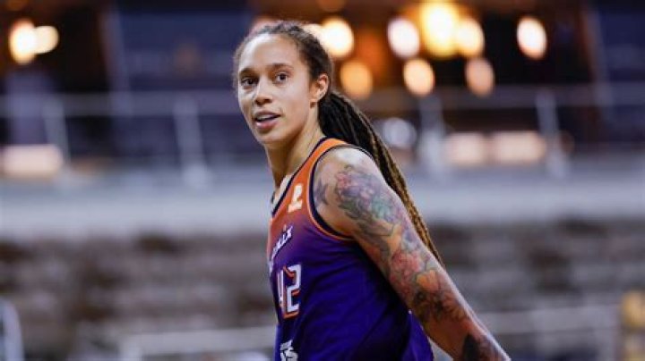 How Tall is Brittney Griner in Feet? Discover Her Impressive Stature