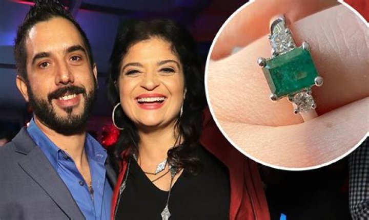 Is Alex Guarnaschelli Married? Her Current Relationship Status Revealed