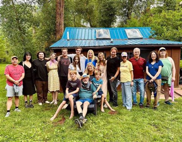 Is Neil Diamond's Brother Still Alive? Uncovering the Family Story