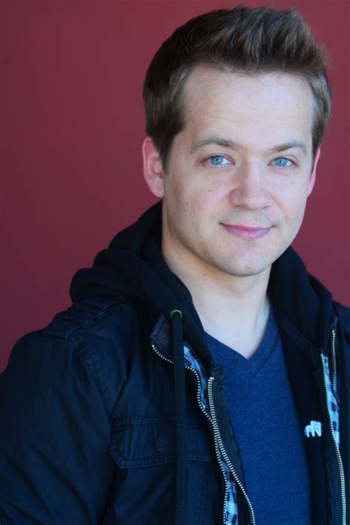 Jason Earles: From Disney Star to Acclaimed Actor - A Comprehensive Journey Through His Life and Career