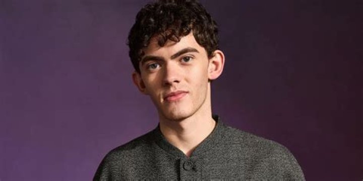 Joe Locke Dating: Unpacking the Buzz Around the Heartstopper Star