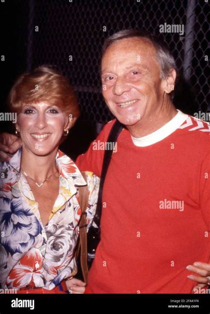 Unpacking Public Conversations: What a Search for Karen Weingard Might Show About 'Karen' and Apologies