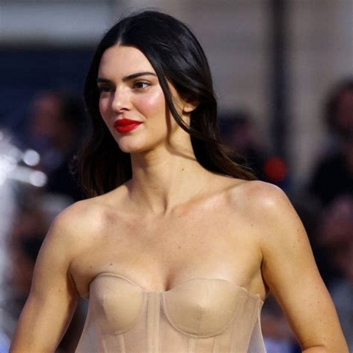 Kendall Jenner Nude: Unpacking the Public Gaze and Celebrity Privacy in 2024