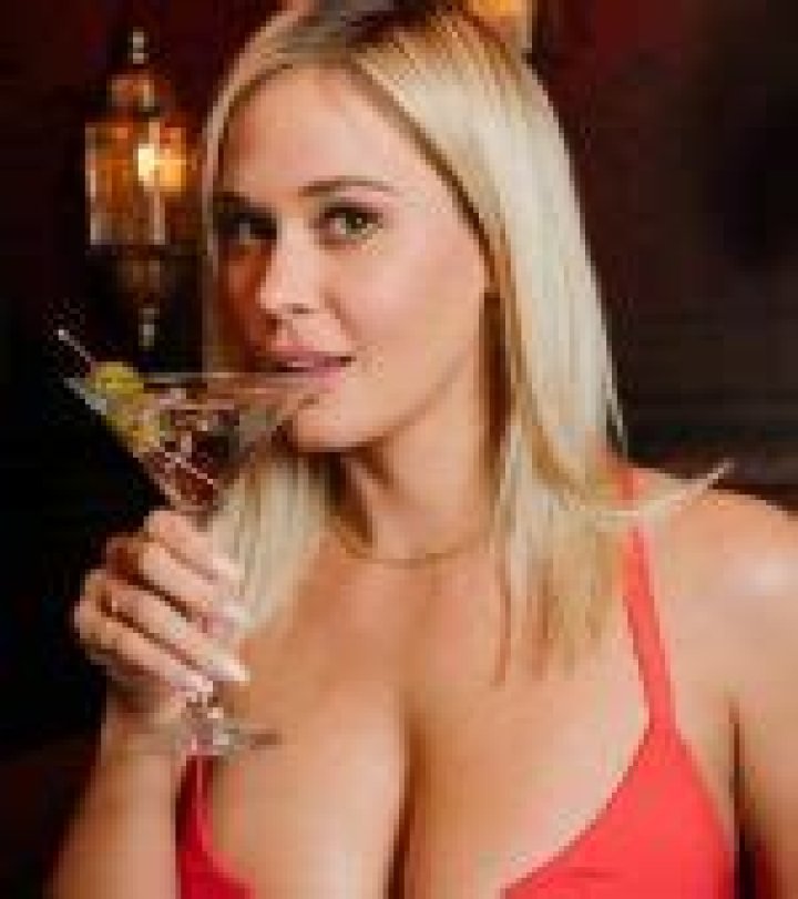 Lauren Compton OnlyFans: A Comprehensive Guide to Her Career and Impact