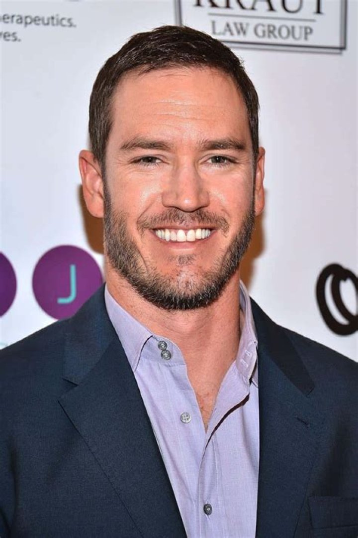 Exploring Mark-Paul Gosselaar's Enduring Presence in Entertainment