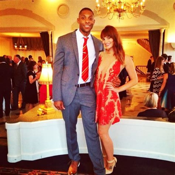 Melanie Zanona's Husband: A Look Into Her Supportive Marriage with Jason Robert