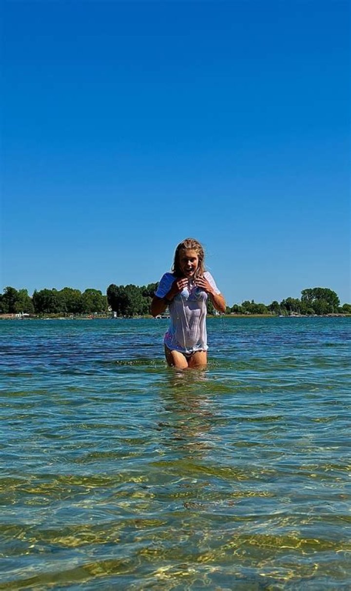 Monalita Fansly Nude: A Comprehensive Analysis