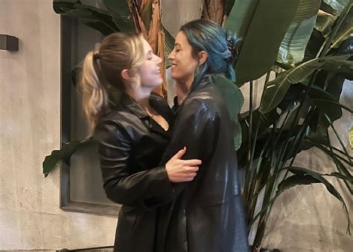 Taylor Tomlinson Girlfriend: An In-Depth Look into Her Relationships