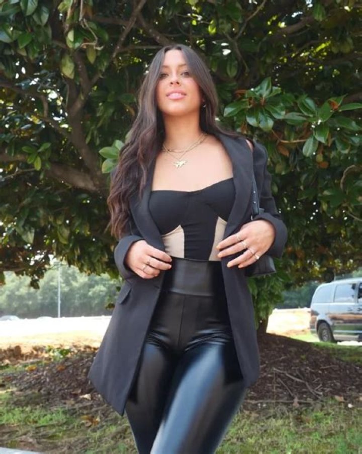 Whitney Wren Leaked OnlyFans: The Rise and Impact of a Social Media Sensation